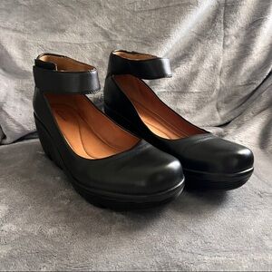 Clarks Artisan Clarene Tide Black Leather Ankle Strap Platform Wedges - Size 8.5
